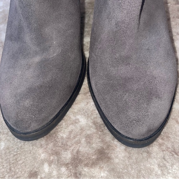 Dolce Vita "Salli" suede mule block heel Cutoff topline Almond toe Slip on SZ 9 - Picture 4 of 8